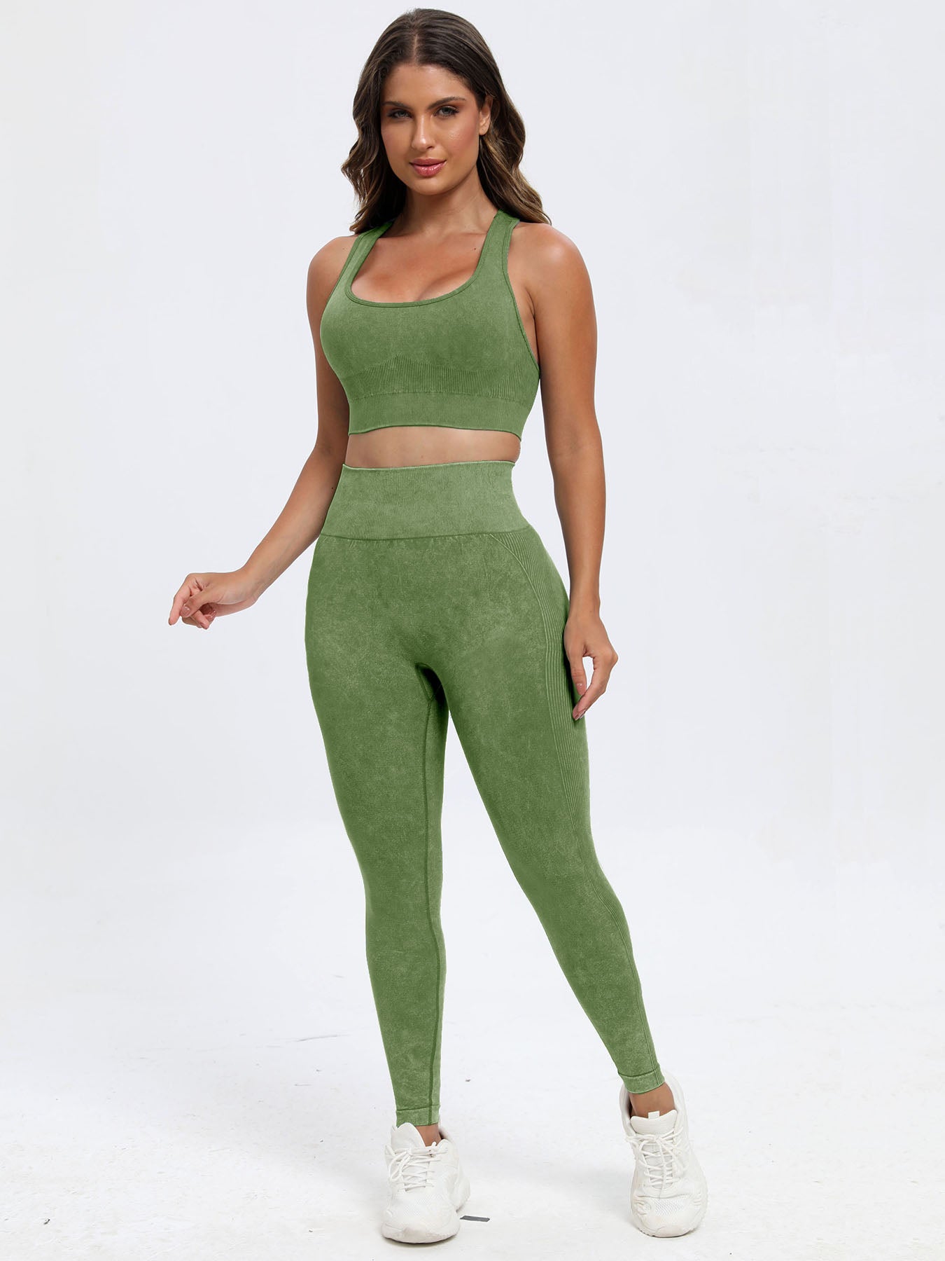 Ensemble haut et pantalon à larges bretelles et col rond