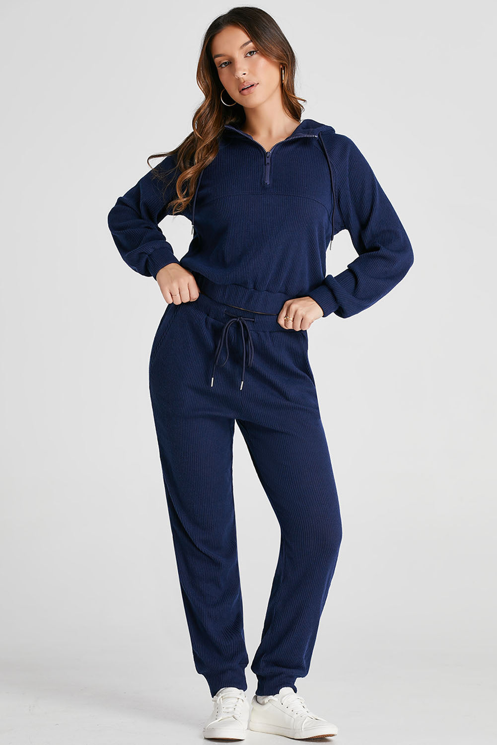 Ensemble actif avec sweat à capuche et pantalon de jogging à demi-fermeture éclair et cordon de serrage