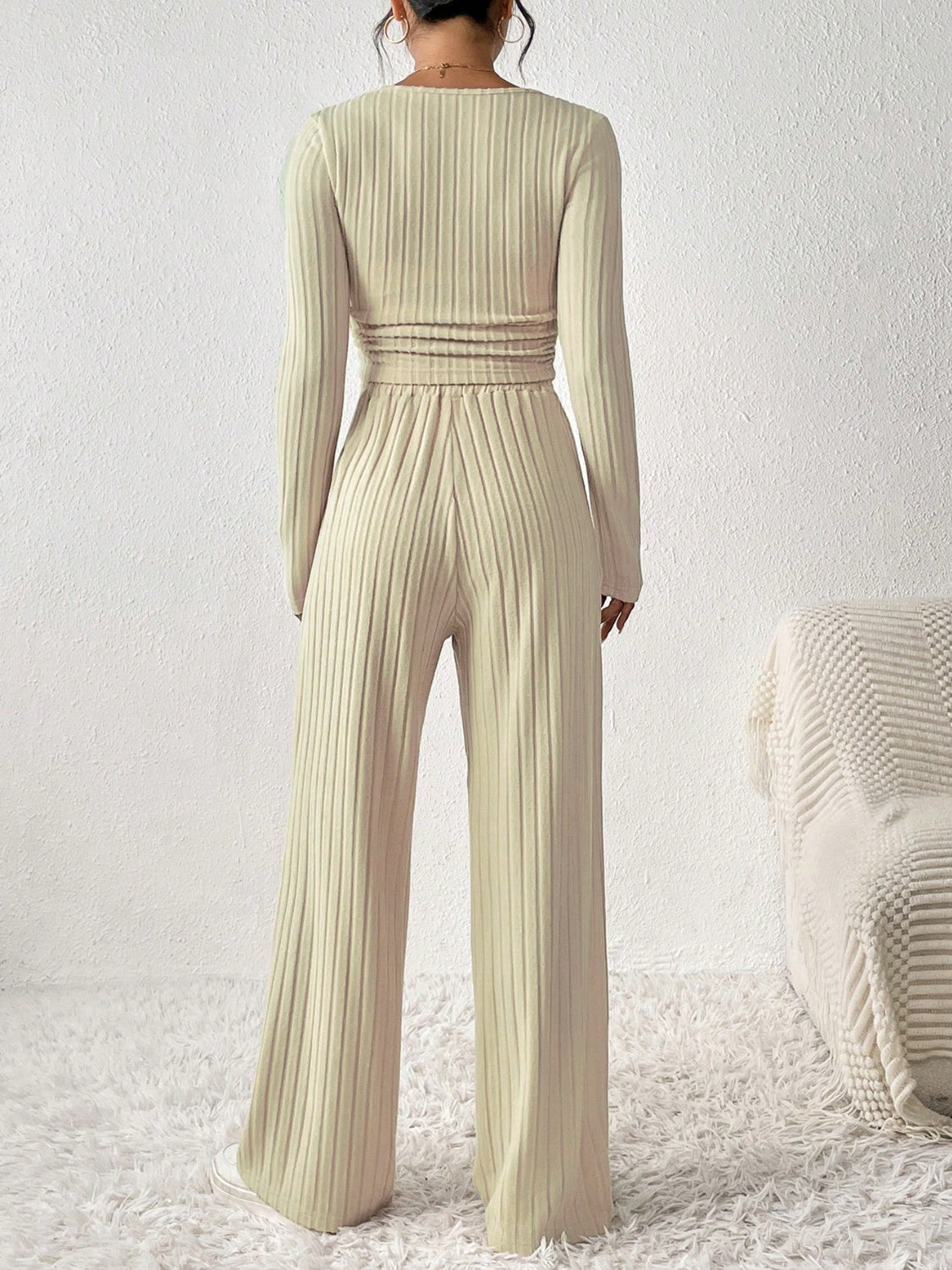 Ensemble haut à manches longues et pantalon à col rond