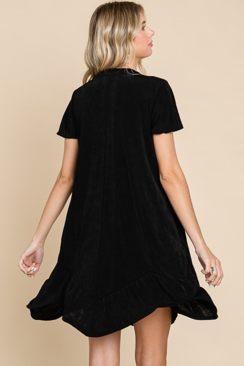 Robe à manches courtes et ourlet asymétrique à volants Culture Code