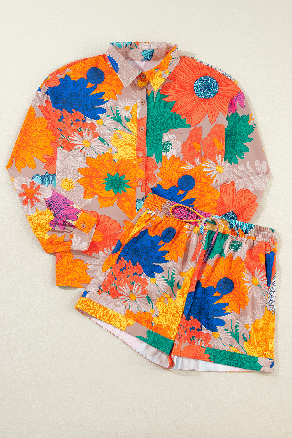 Ensemble haut à manches longues et short imprimé boutonné