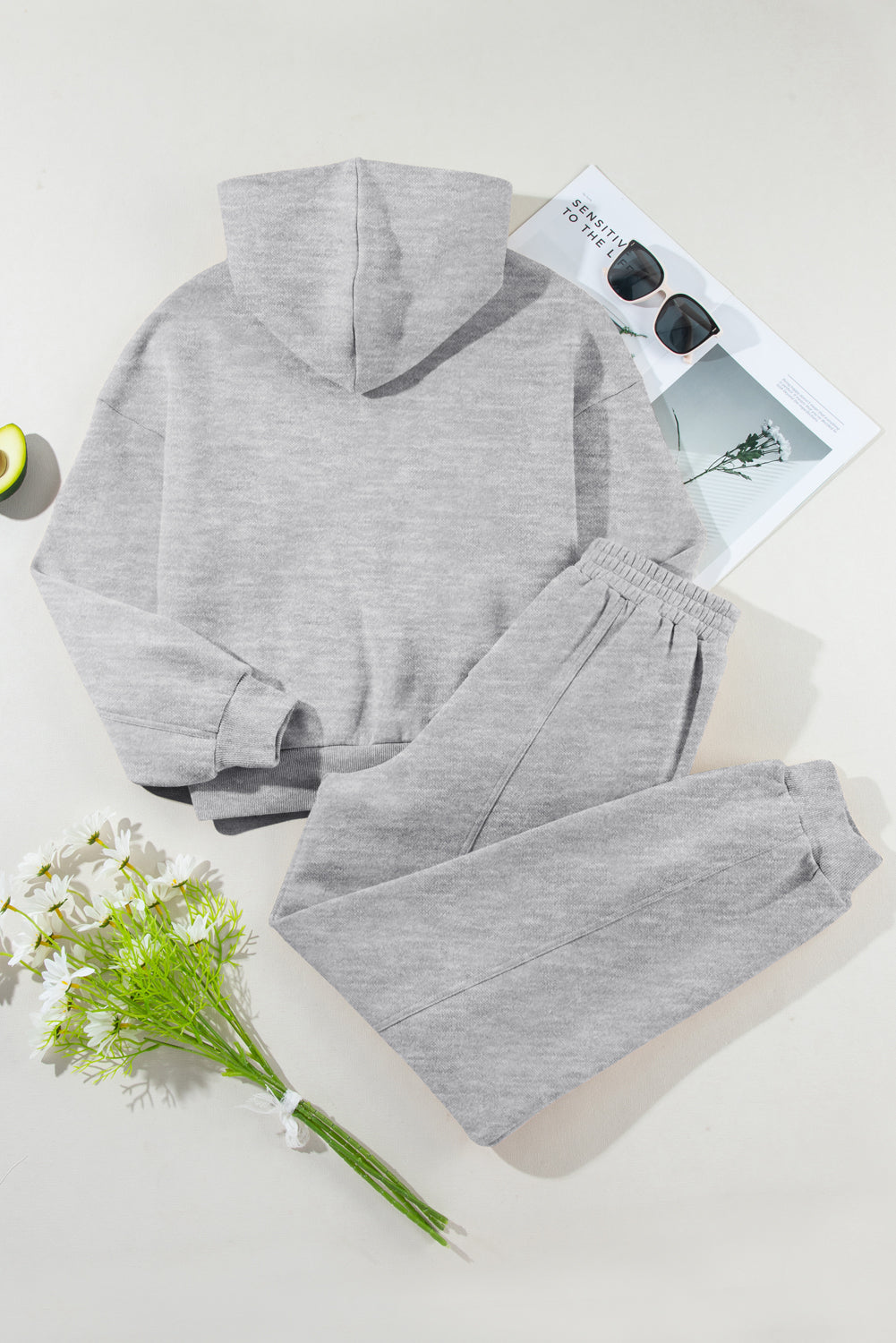 Ensemble actif à capuche et pantalon à manches longues et épaules tombantes