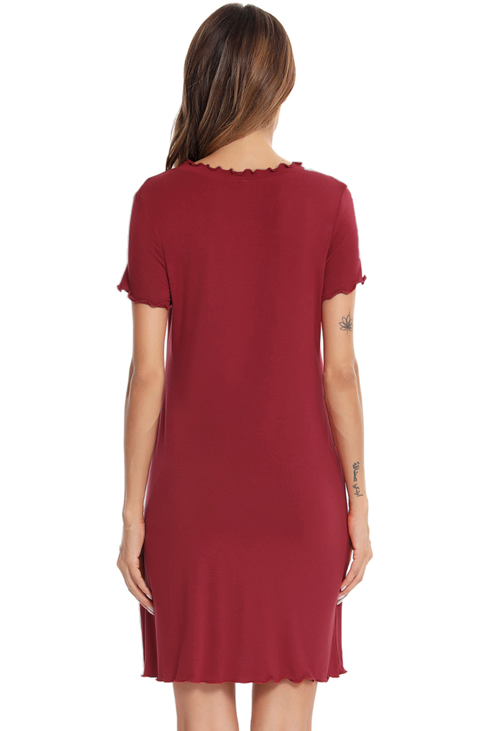 Robe de détente à col rond et manches courtes
