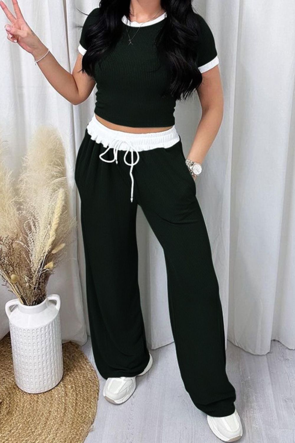 Ensemble haut et pantalon à col rond et bordure contrastante