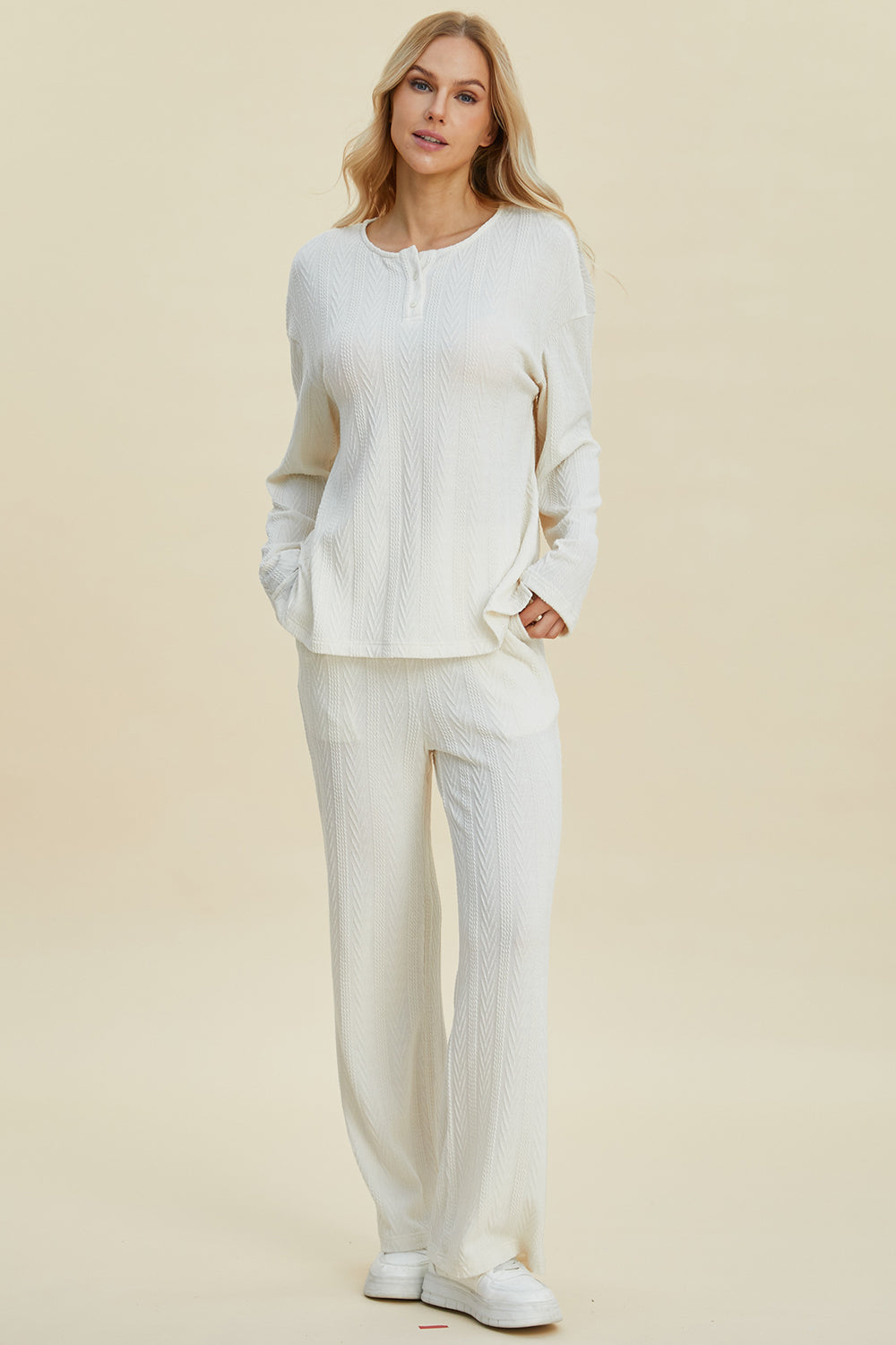 Ensemble haut à manches longues et pantalon en tricot torsadé Double Take Full Size