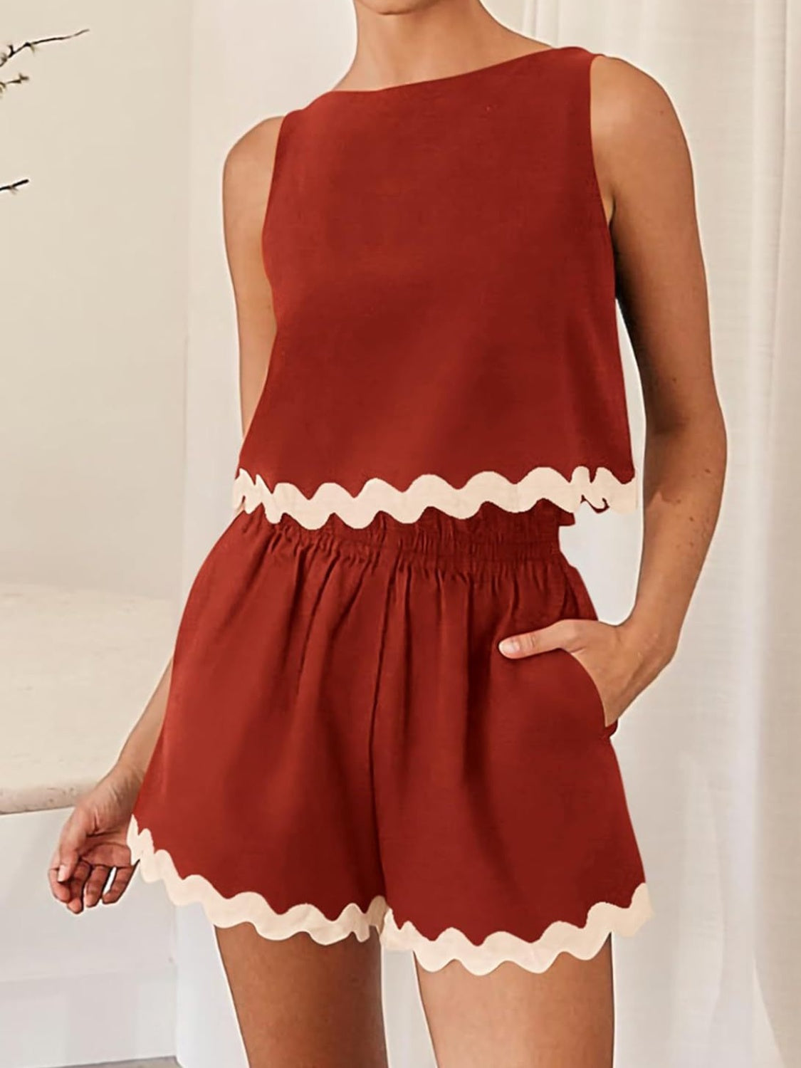 Ensemble haut sans manches et short à bordure contrastée