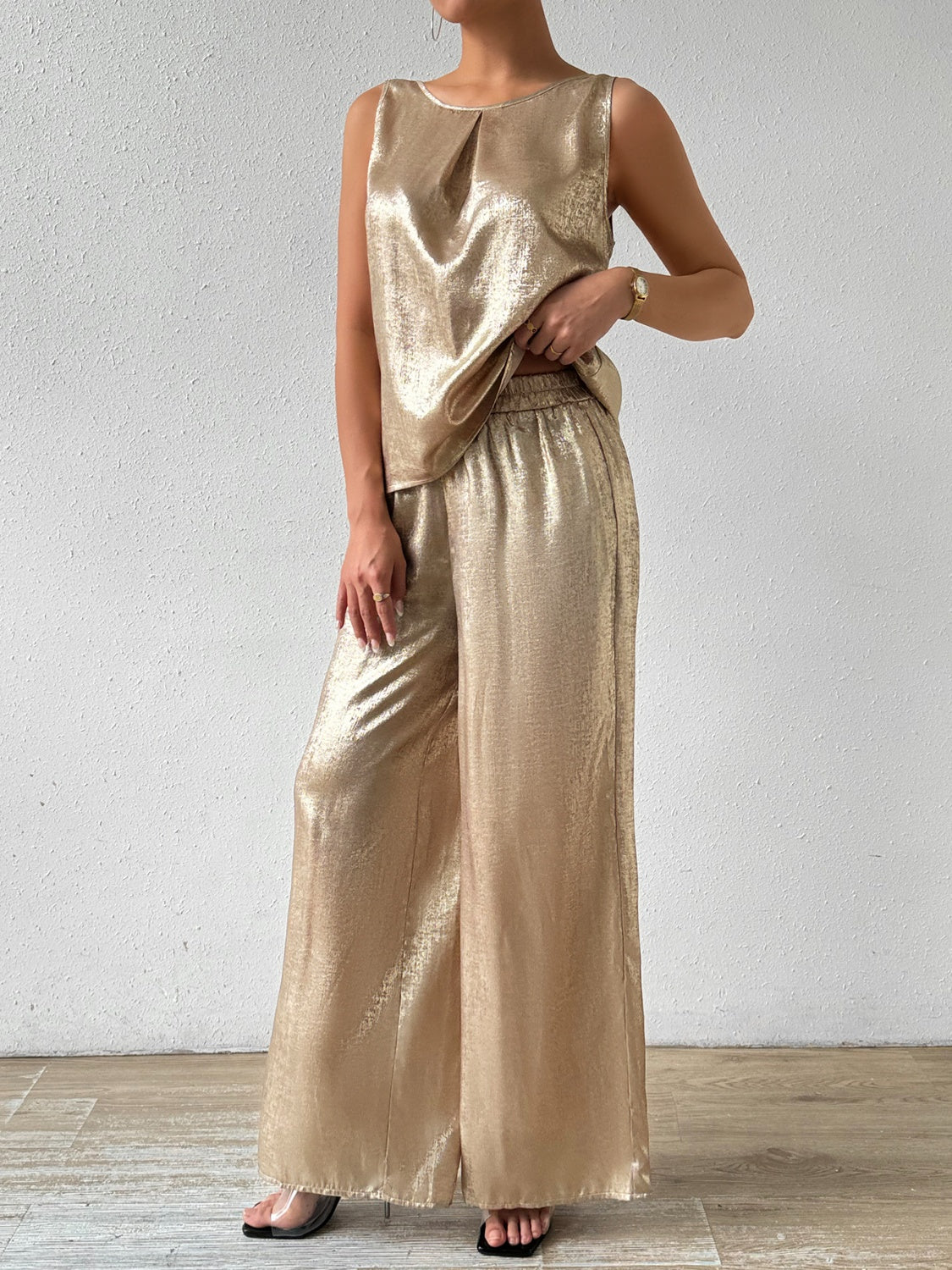 Ensemble haut sans manches et pantalon à col rond Honey