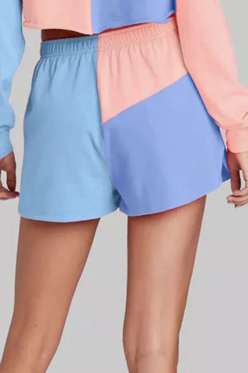 Ensemble haut et short à col rond et blocs de couleurs