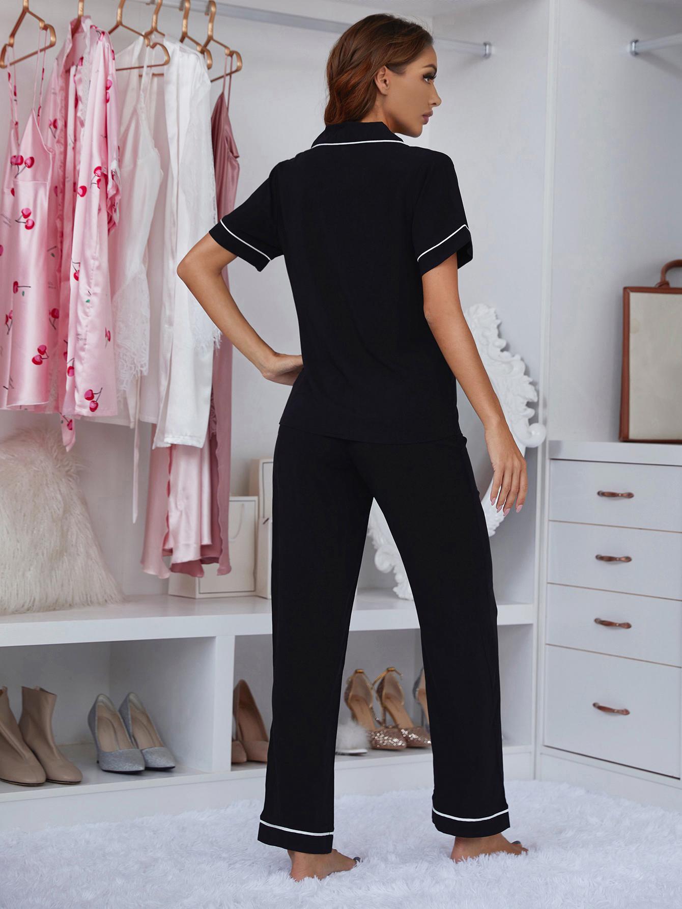 Ensemble pyjama haut à manches courtes et pantalon à col à revers et passepoil contrasté