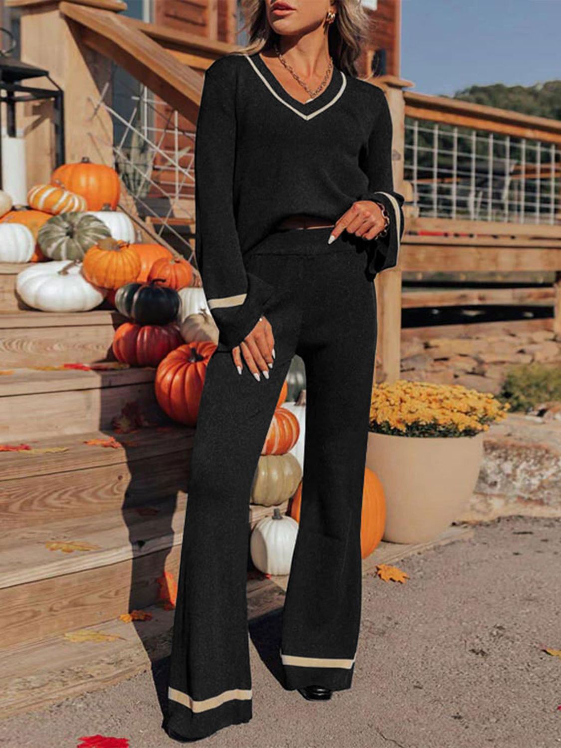 Ensemble haut à manches longues et pantalon à col en V Perfee