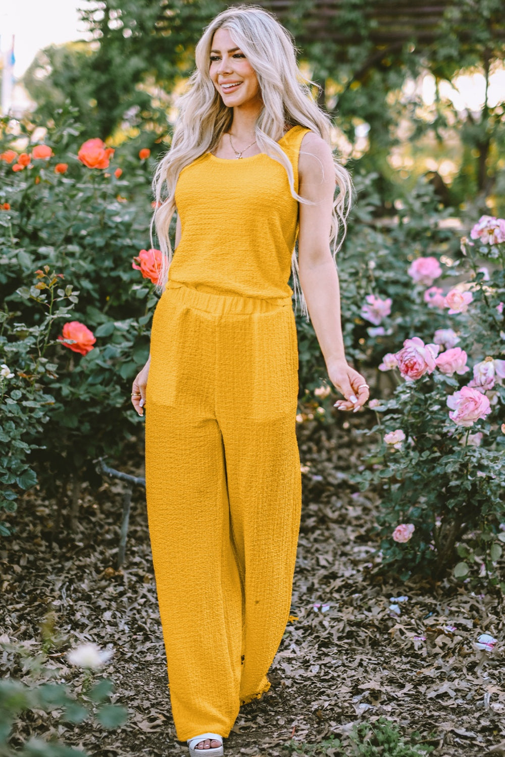 Ensemble haut à col rond texturé et pantalon large
