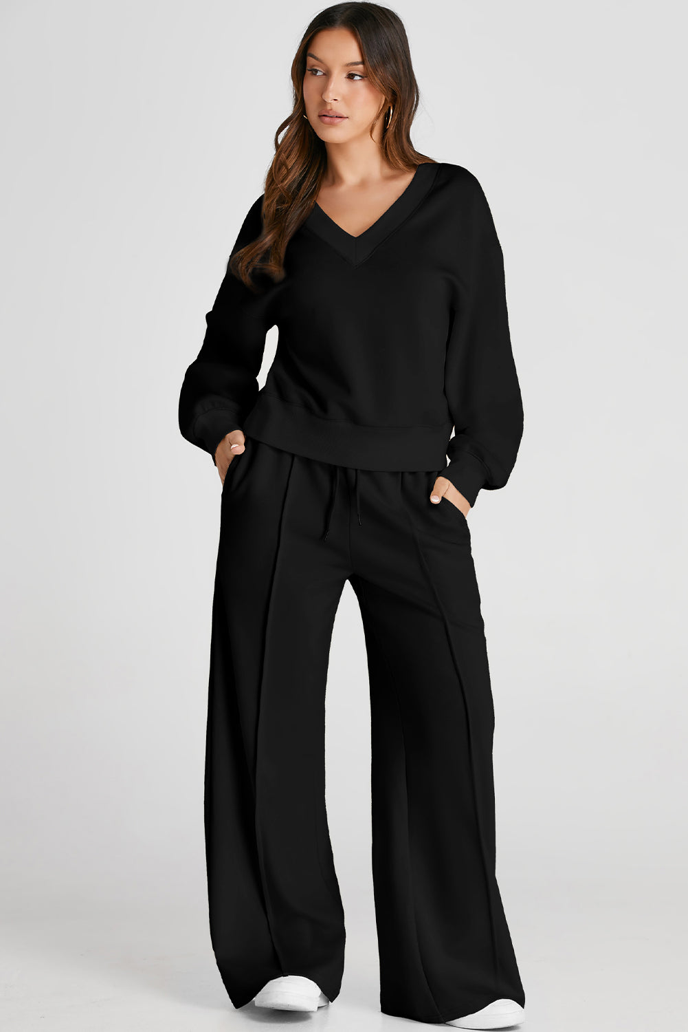 Ensemble haut à manches longues et pantalon à col en V