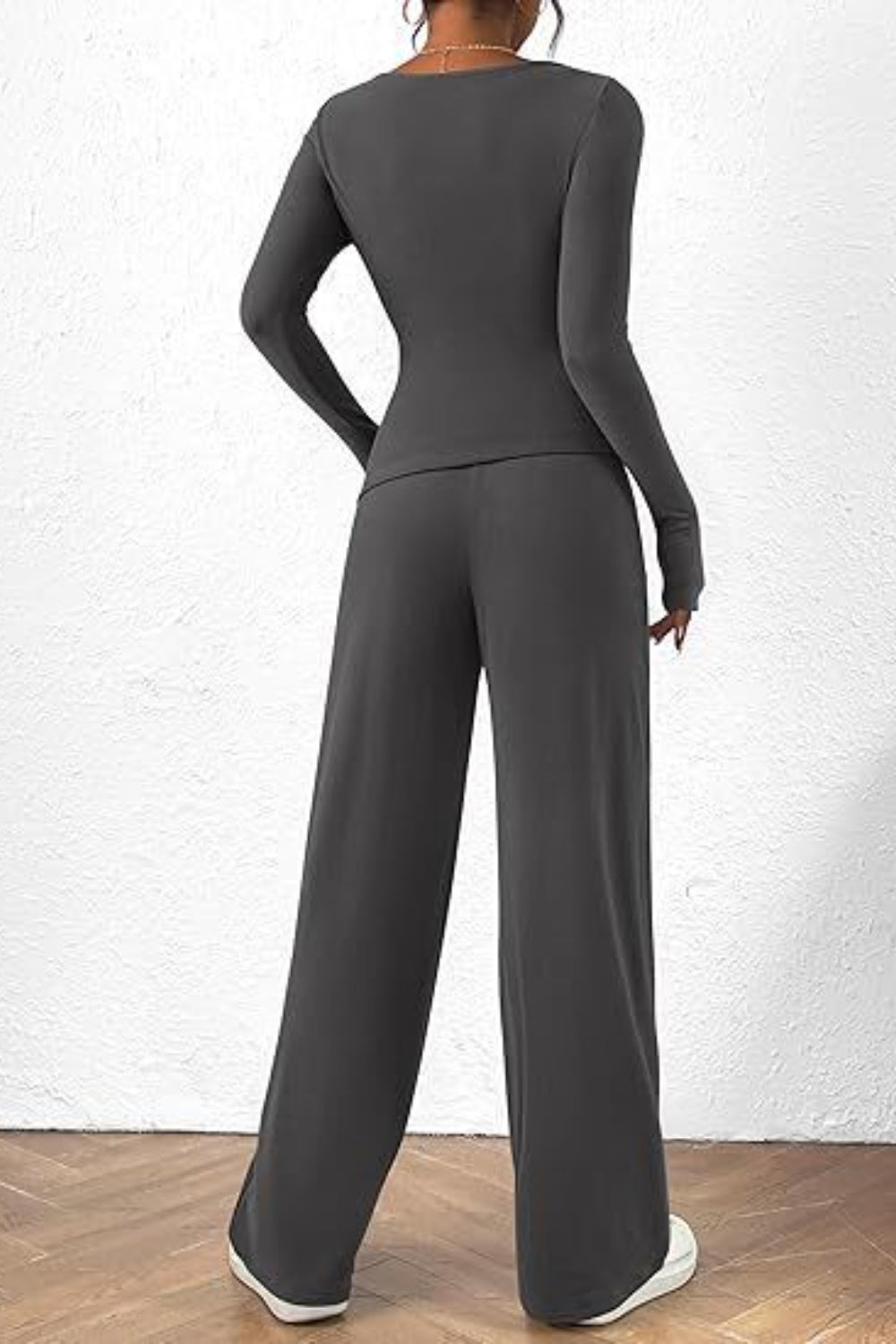 Ensemble haut à manches longues et pantalon à col rond