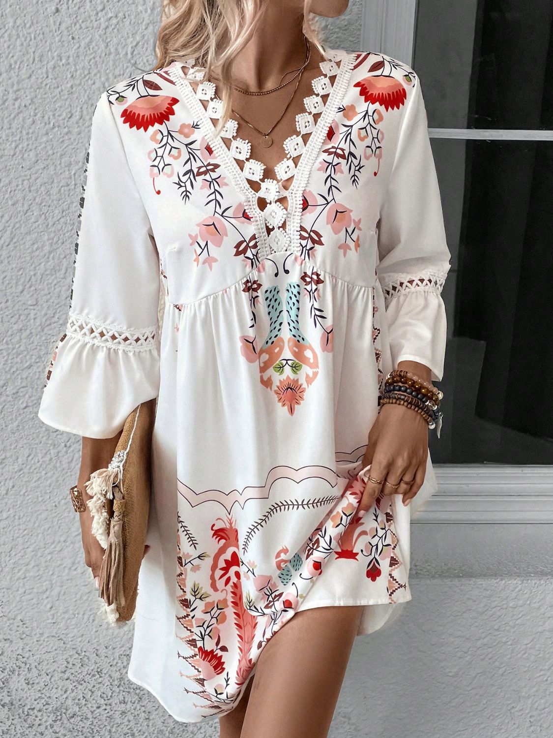 Robe imprimée à manches trois-quarts et détails en dentelle