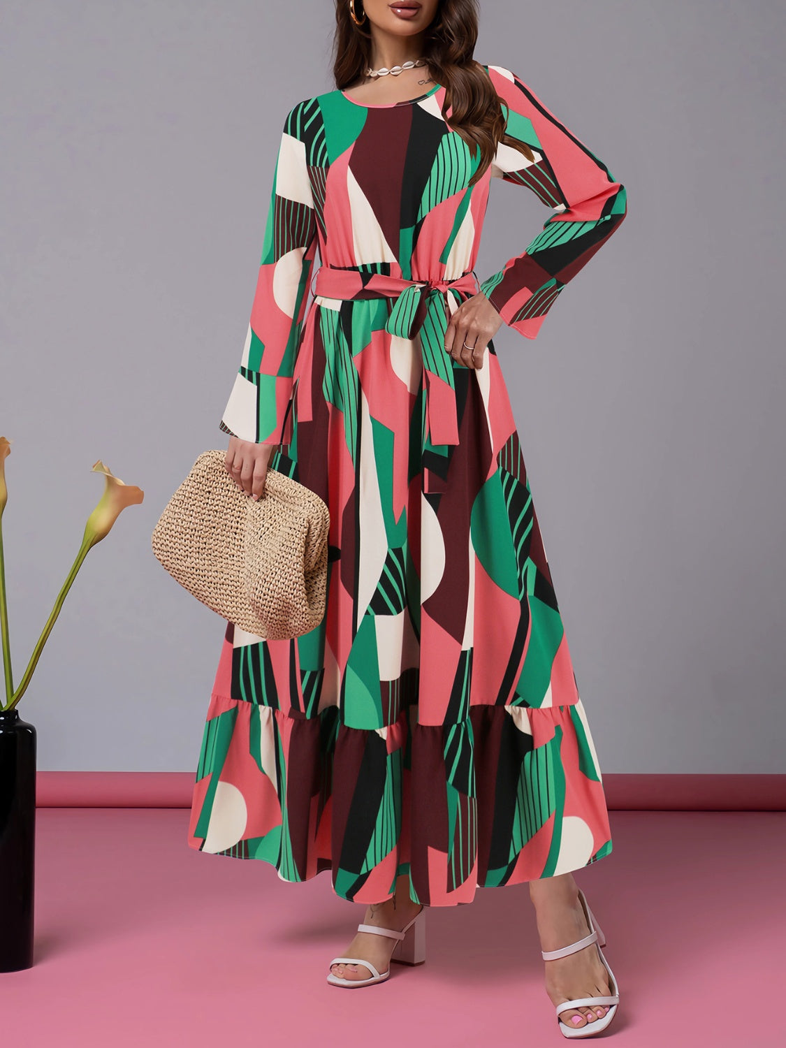 Robe imprimée à manches longues et ourlet à volants