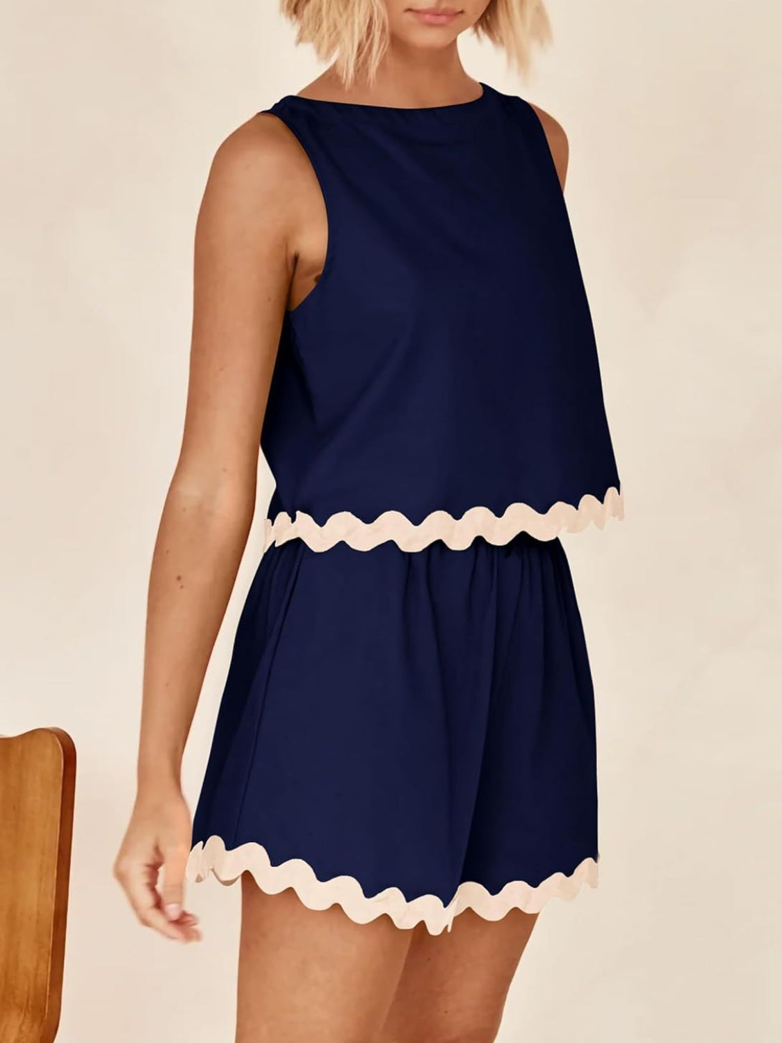 Ensemble haut sans manches et short à bordure contrastée