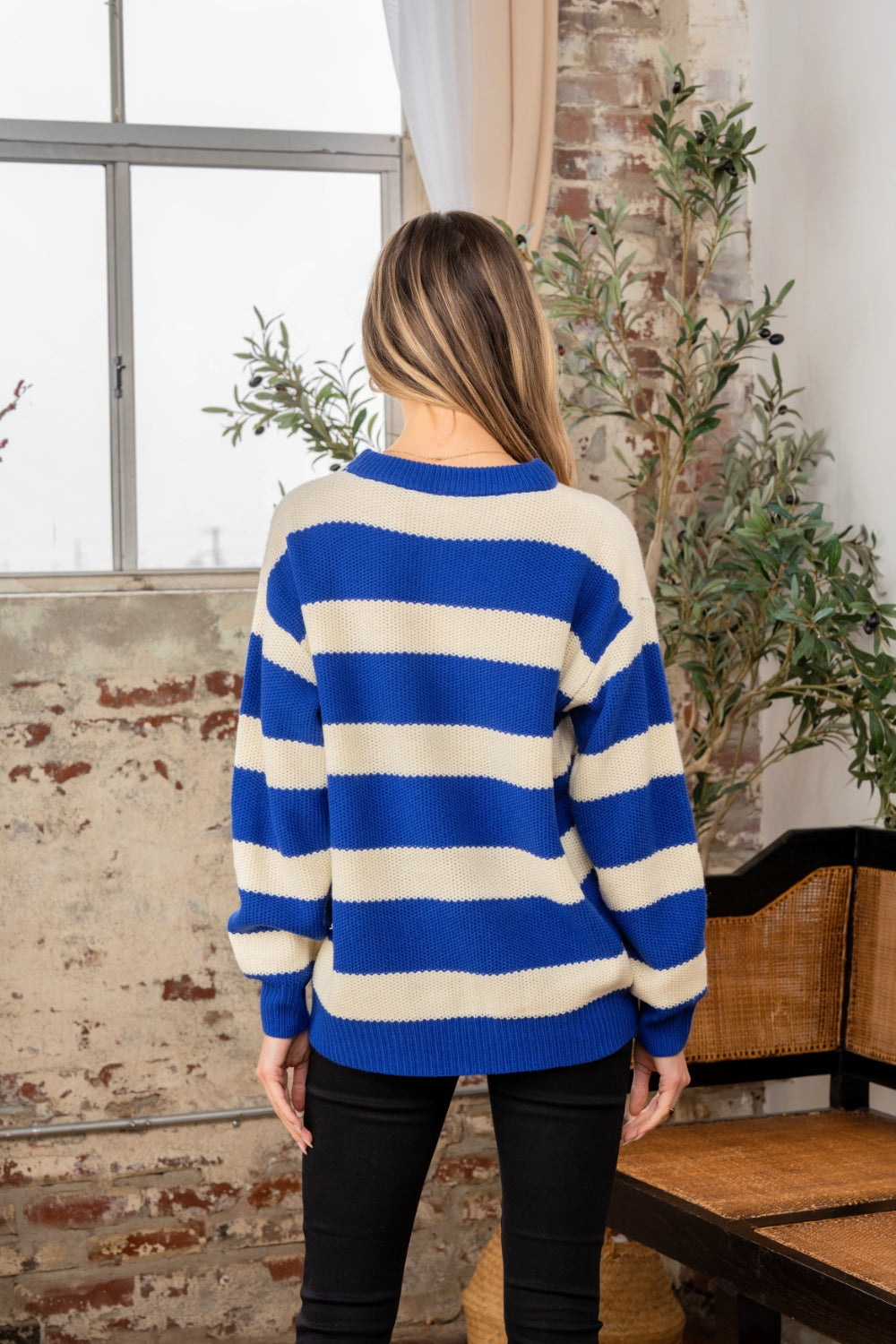 Pull col rond rayé contrasté Sew In Love, taille réelle