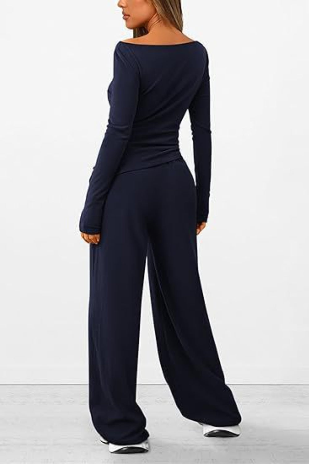 Ensemble haut à manches longues et pantalon à col rond