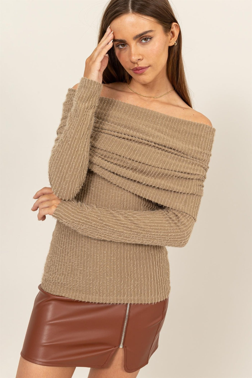 Haut en tricot texturé à épaules dénudées et duveteux HYFVE