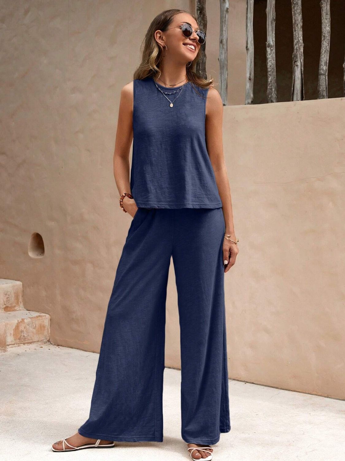 Ensemble haut sans manches à col rond et pantalon large