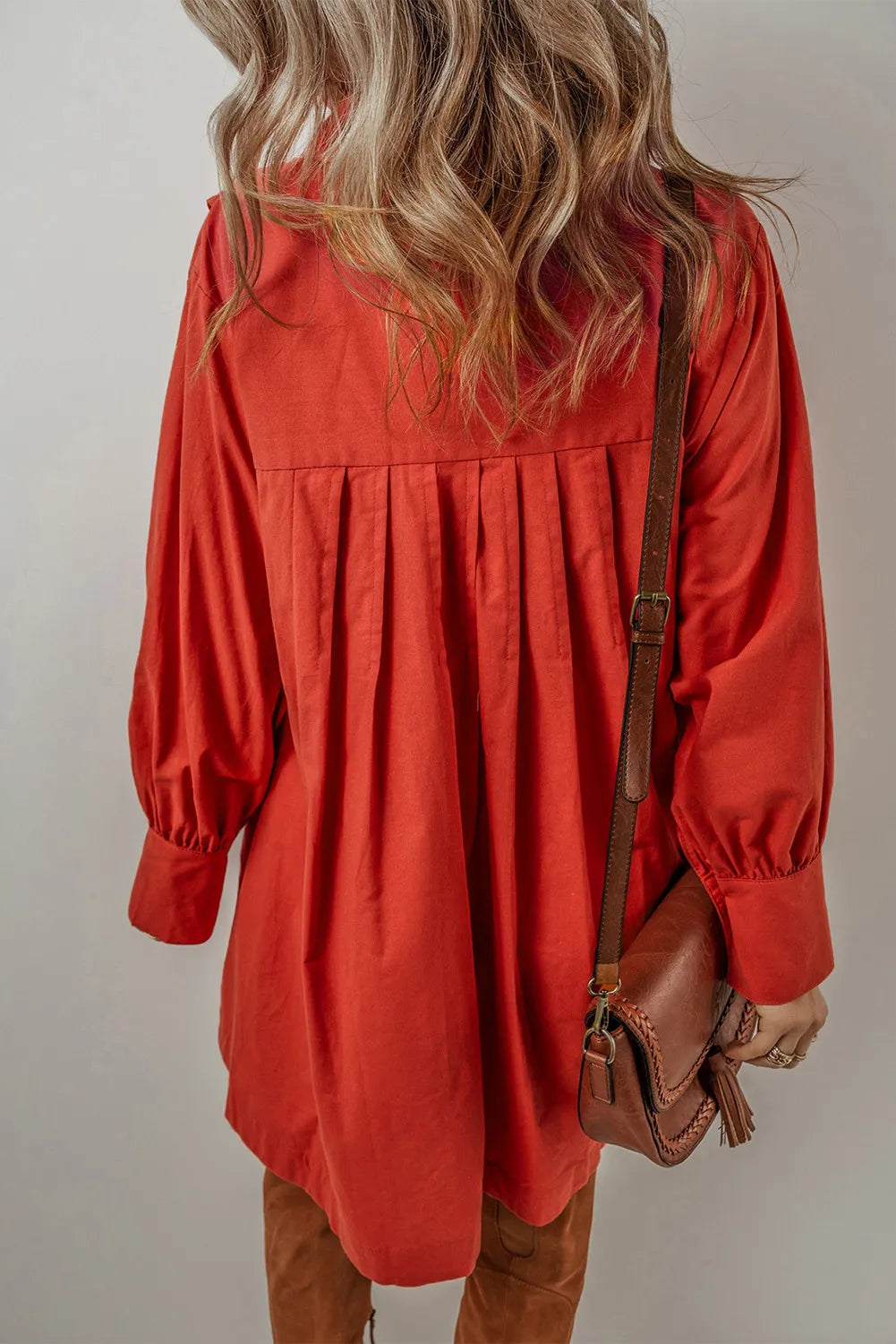 Robe chemise boutonnée à manches longues et poches