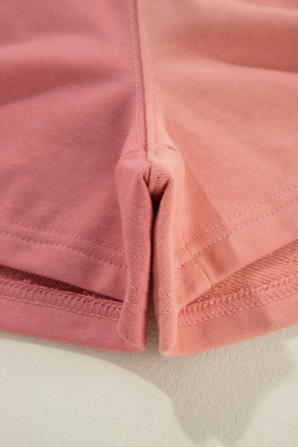 Ensemble haut et short à col rond et blocs de couleurs