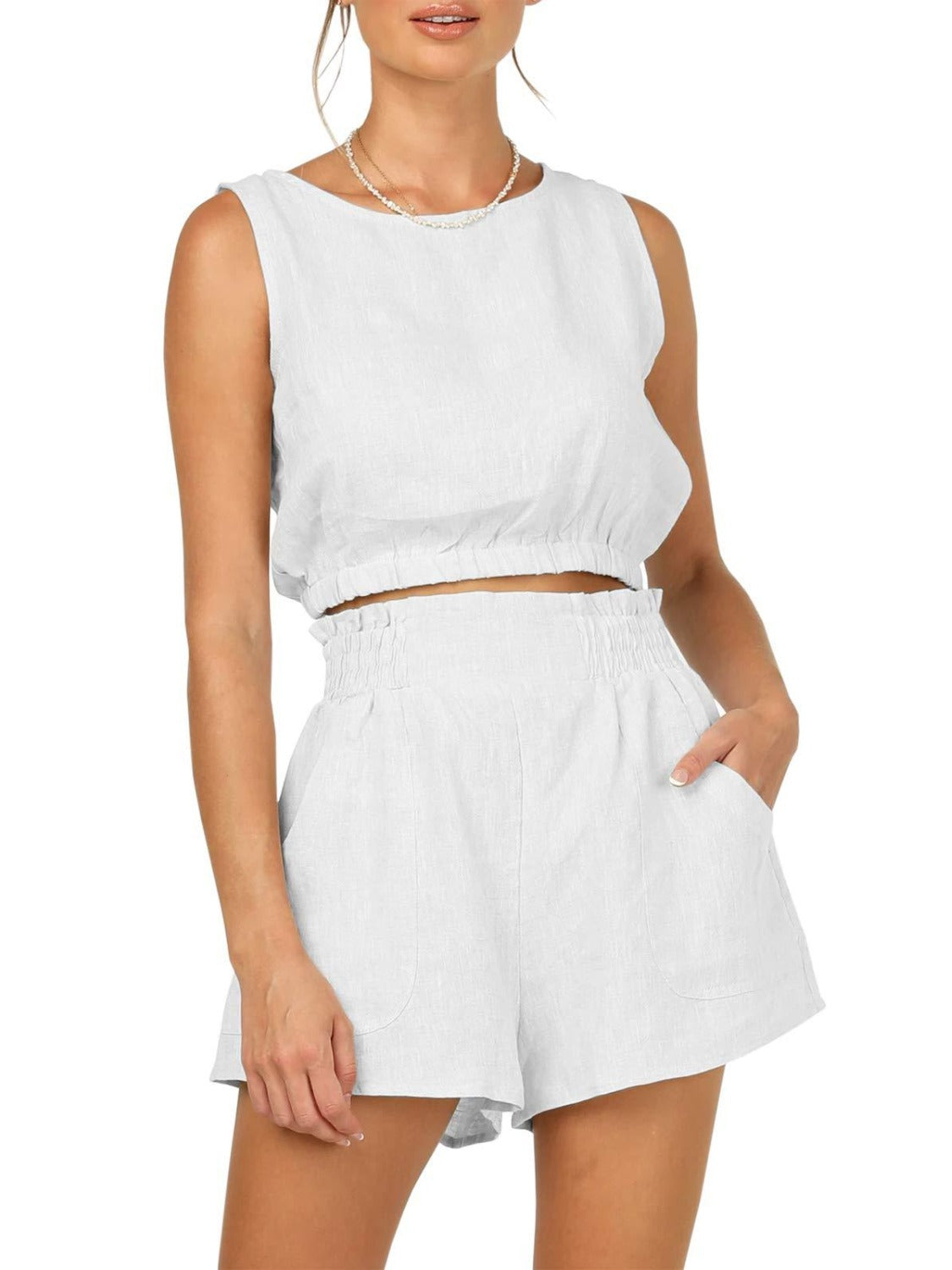Ensemble haut sans manches et short à col rond