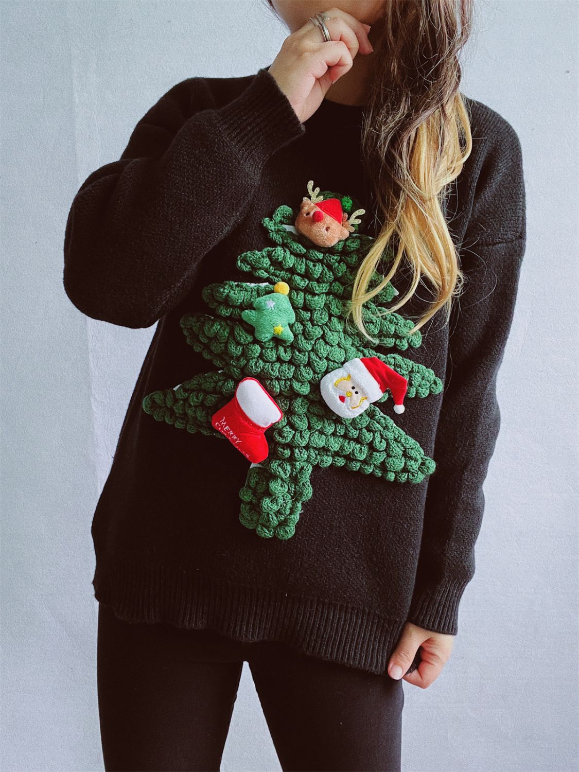 Pull à manches longues et col rond motif sapin de Noël
