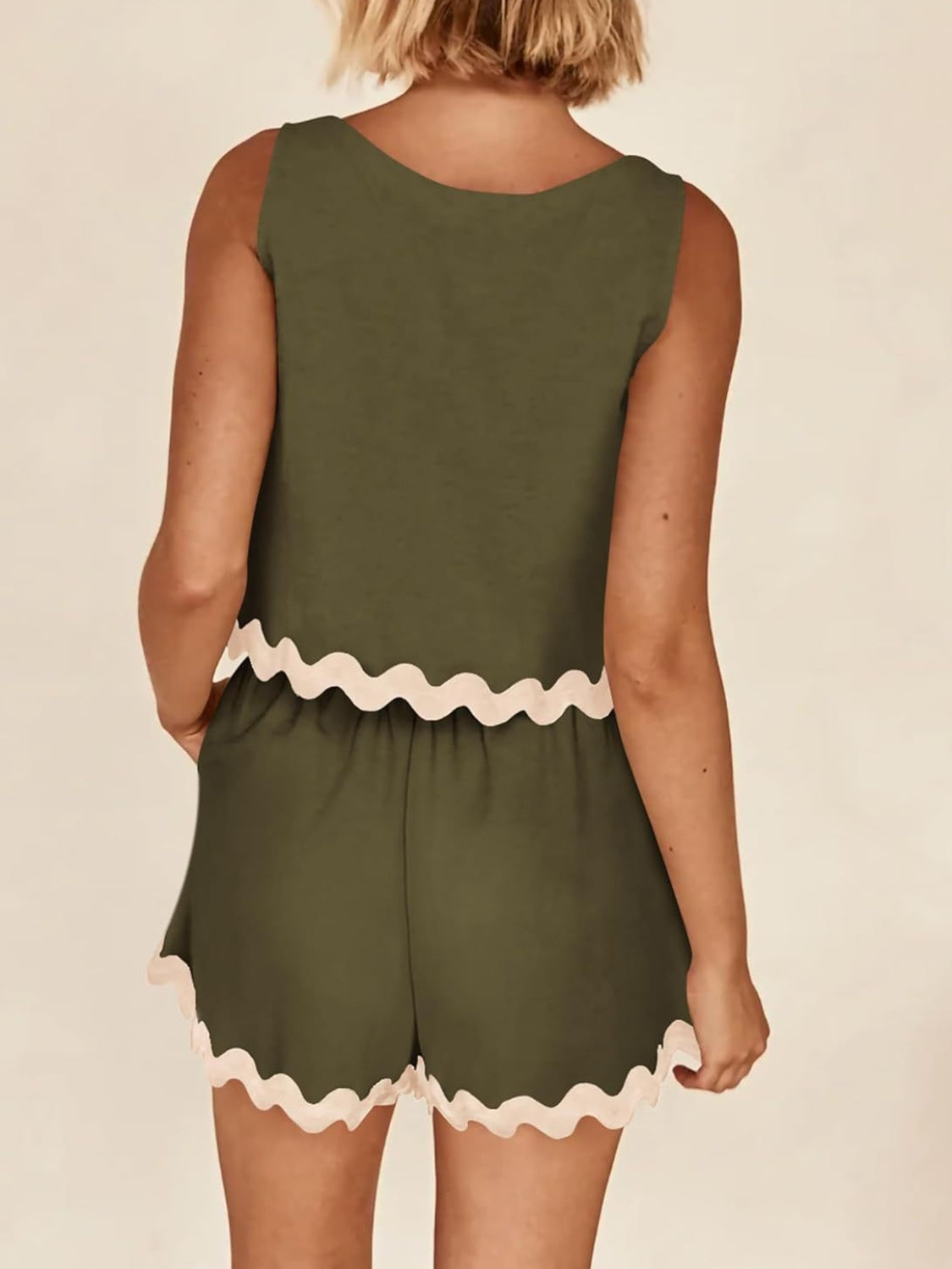 Ensemble haut sans manches et short à bordure contrastée