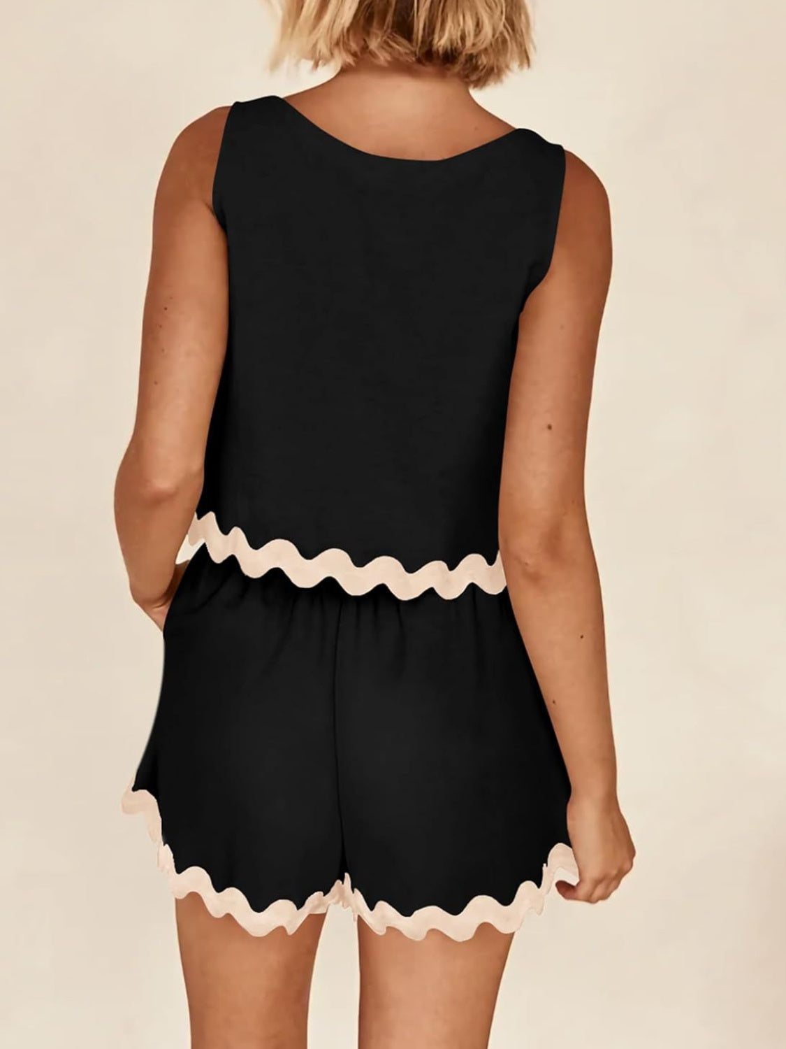Ensemble haut sans manches et short à bordure contrastée
