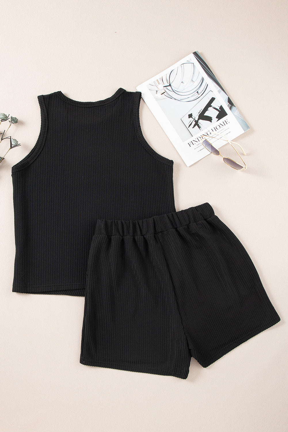 Ensemble haut sans manches et short à col rond