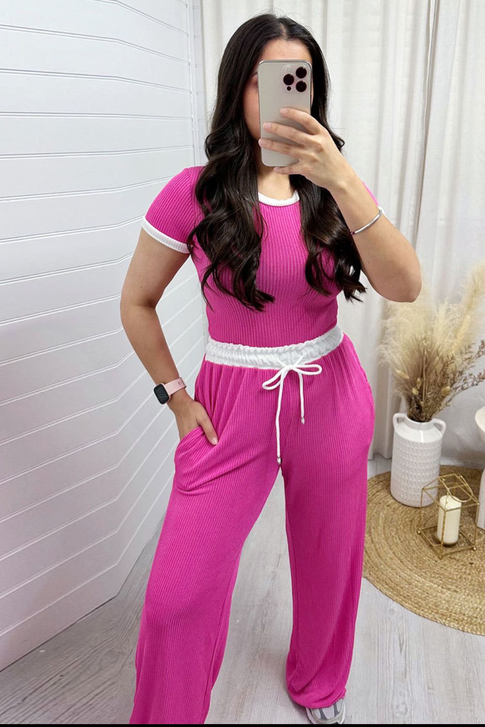 Ensemble haut et pantalon à col rond et bordure contrastante