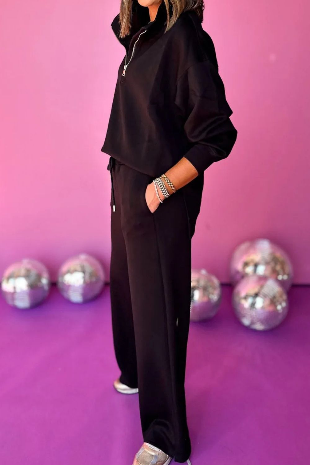 Ensemble haut à manches longues et pantalon à col roulé et demi-fermeture éclair