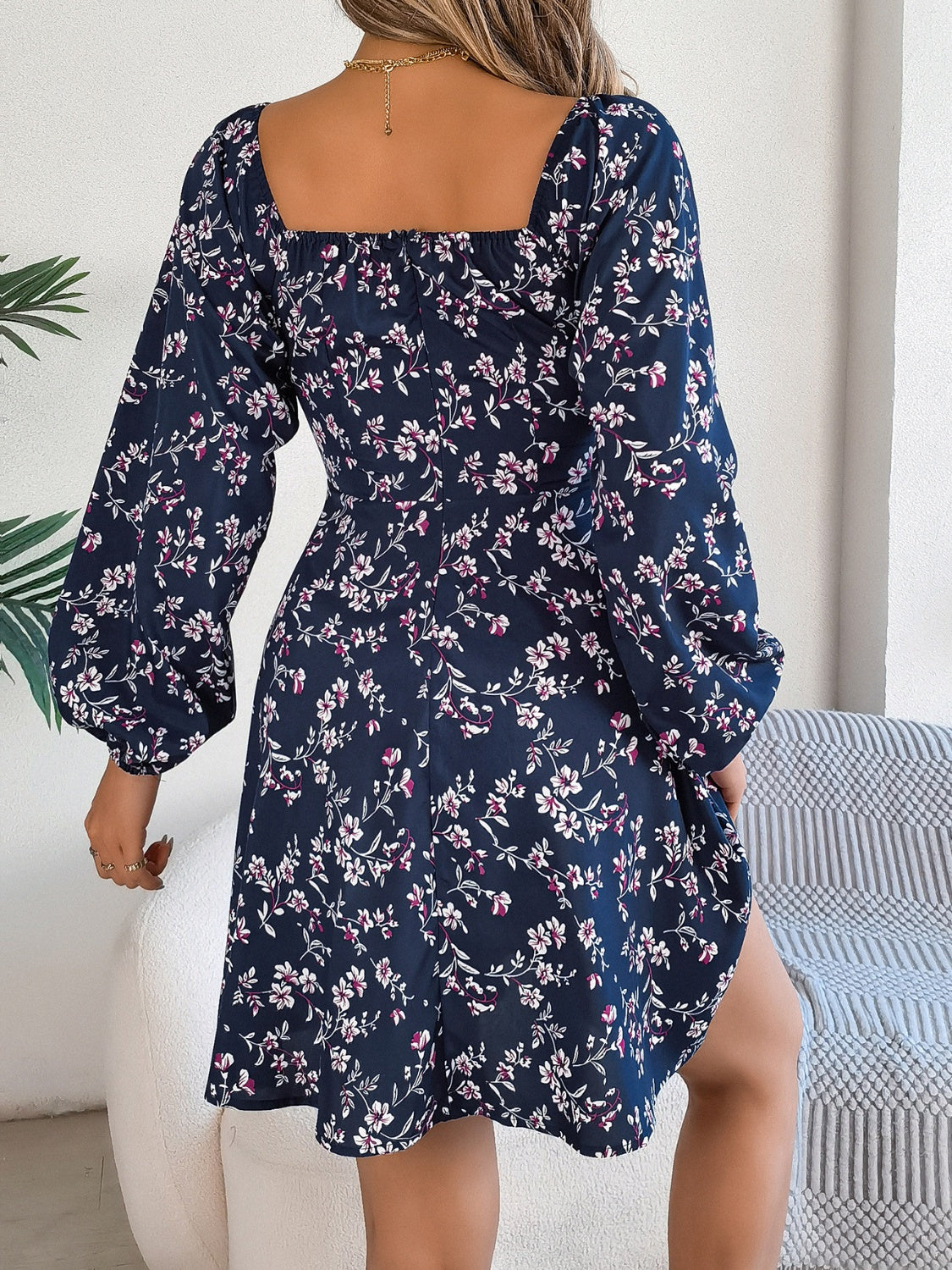 Mini-robe imprimée à col en cœur et manches ballon