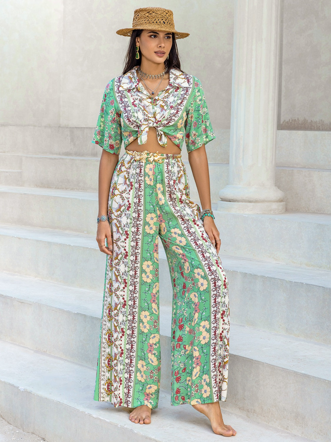 Ensemble haut à manches courtes imprimé et pantalon large