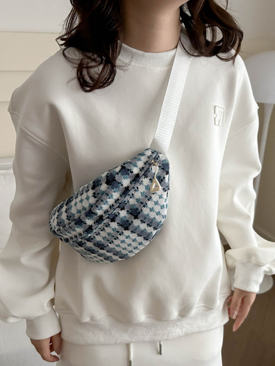 Sac bandoulière à larges bretelles à carreaux