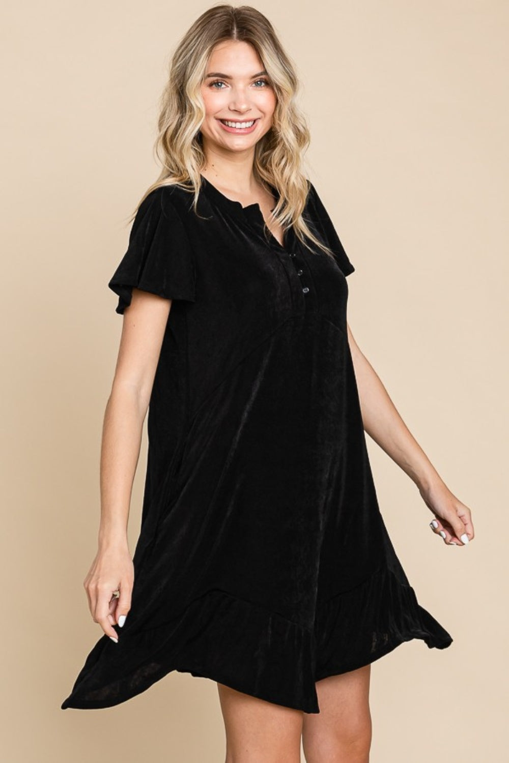 Robe à manches courtes et ourlet asymétrique à volants Culture Code
