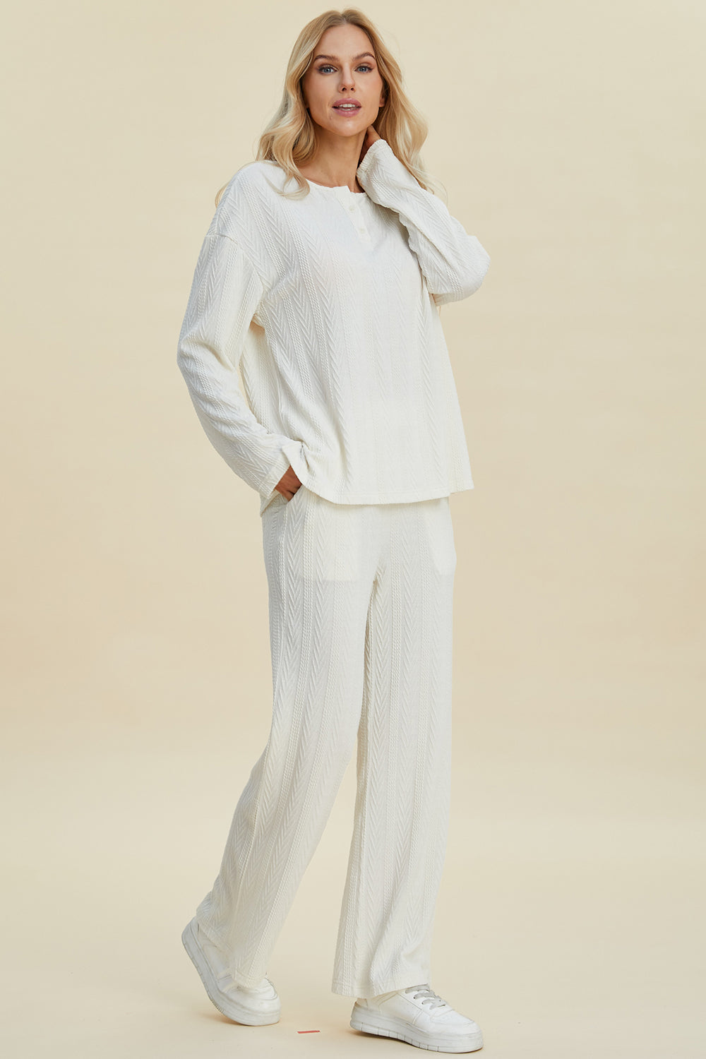 Ensemble haut à manches longues et pantalon en tricot torsadé Double Take Full Size