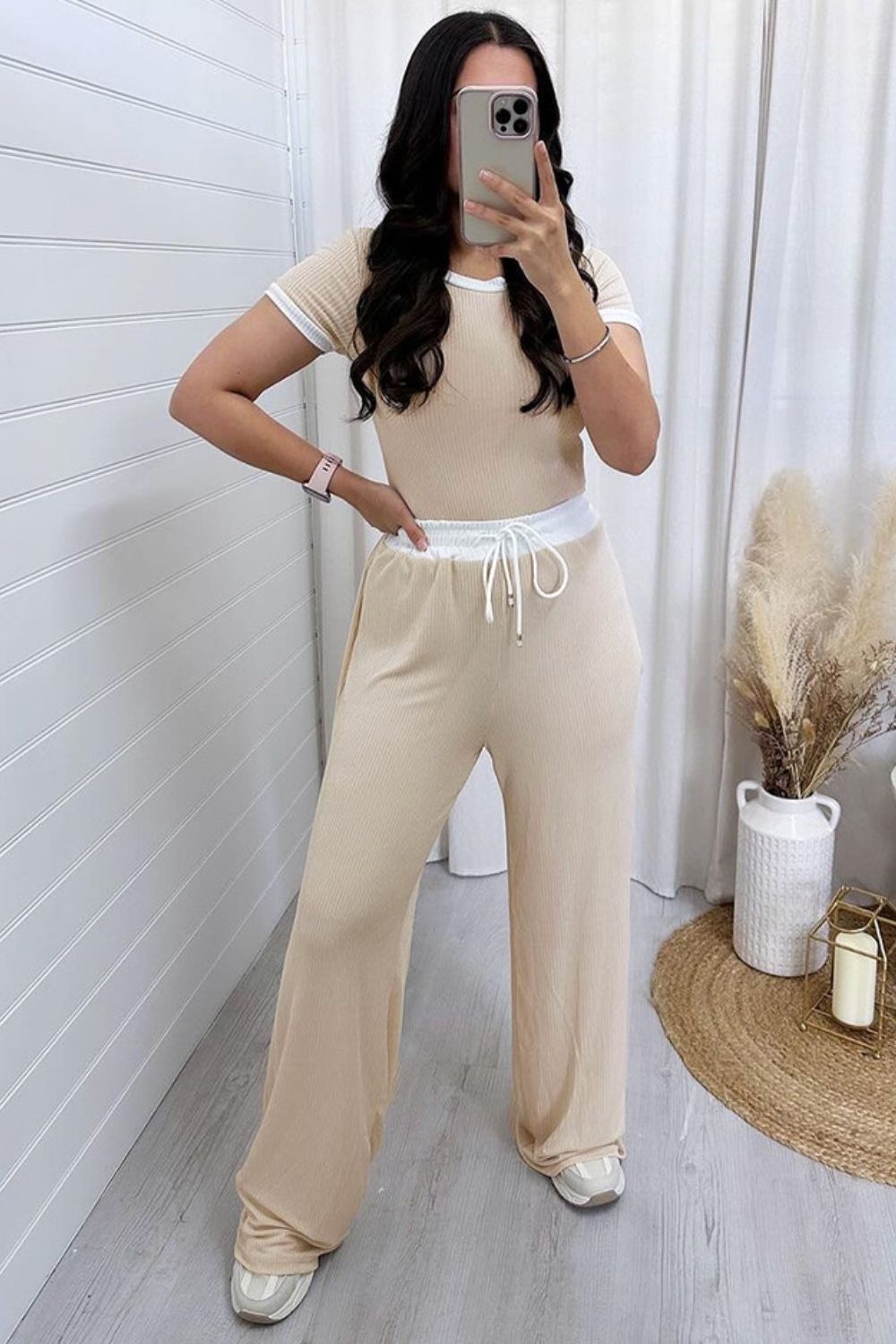 Ensemble haut et pantalon à col rond et bordure contrastante
