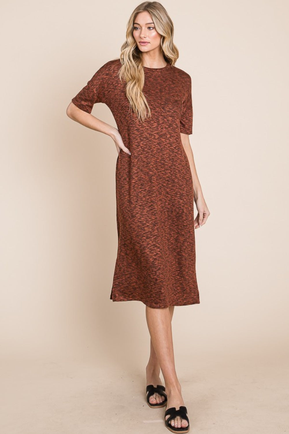 Robe mi-longue à col rond et fente latérale BOMBOM