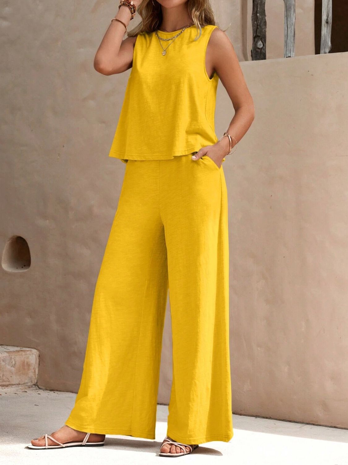Ensemble haut sans manches à col rond et pantalon large