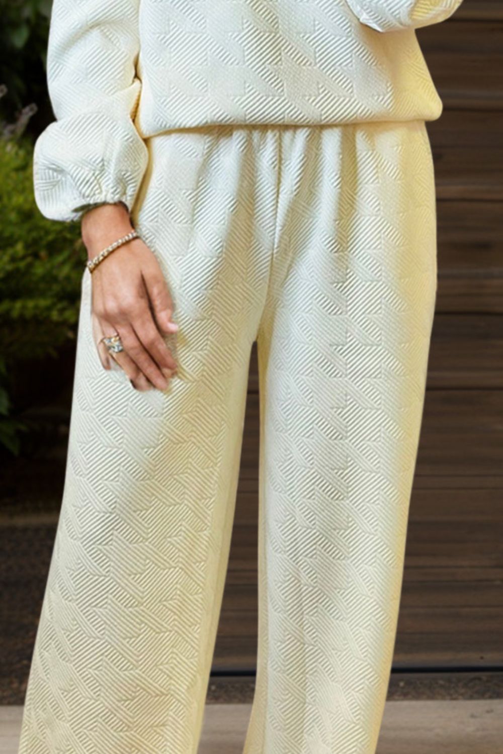 Ensemble haut à manches longues et pantalon à col rond