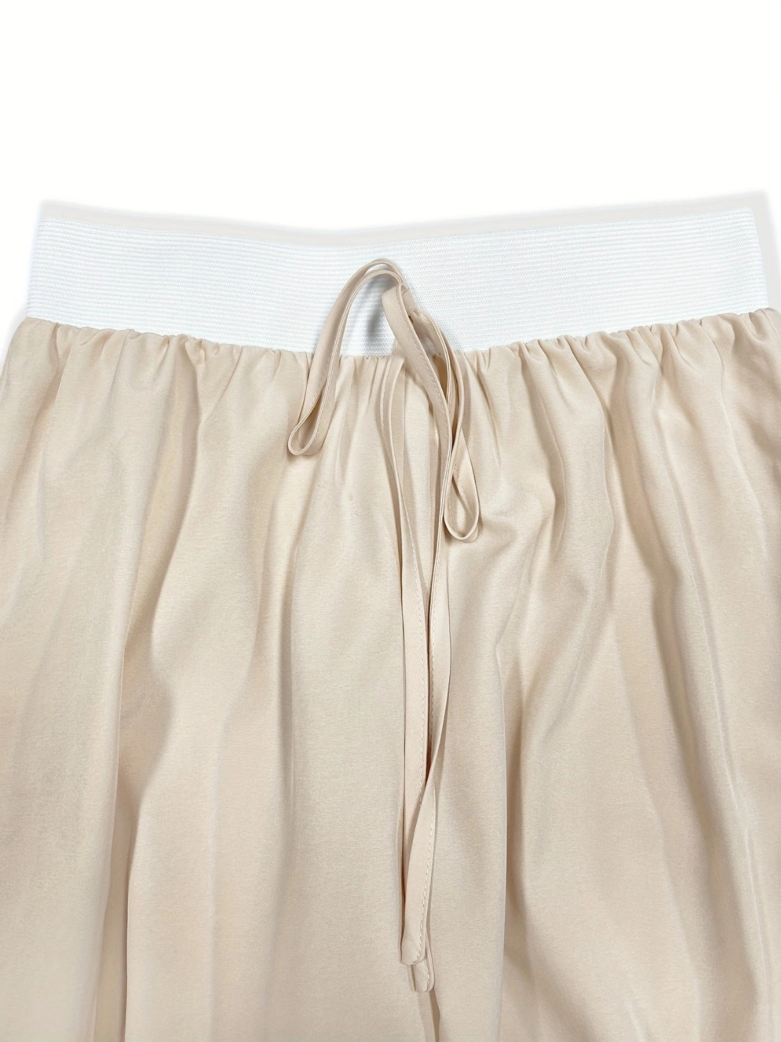 Ensemble haut à manches courtes et col rond et pantalon noué