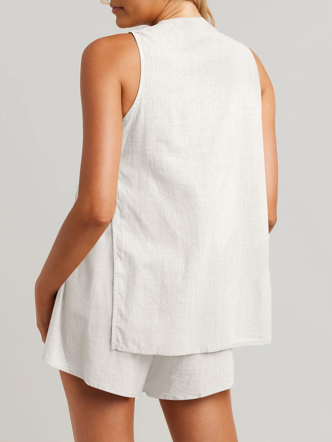 Ensemble haut boutonné et short taille réelle