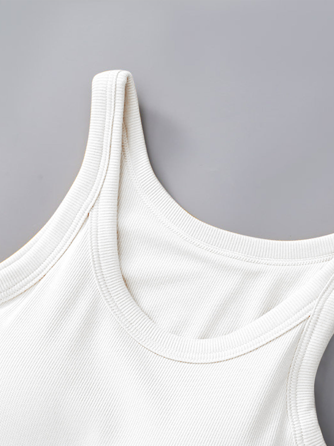 Débardeur à col rond avec soutien-gorge