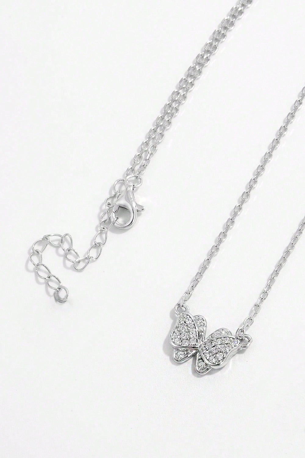 Collier avec pendentif papillon en argent sterling 925 et zircon