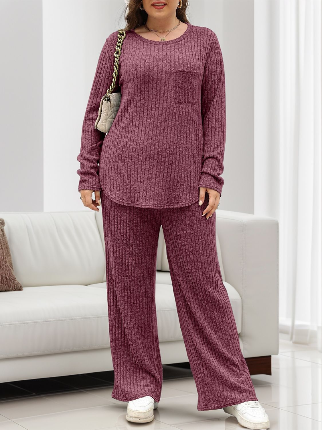 Ensemble haut à manches longues et pantalon à col rond