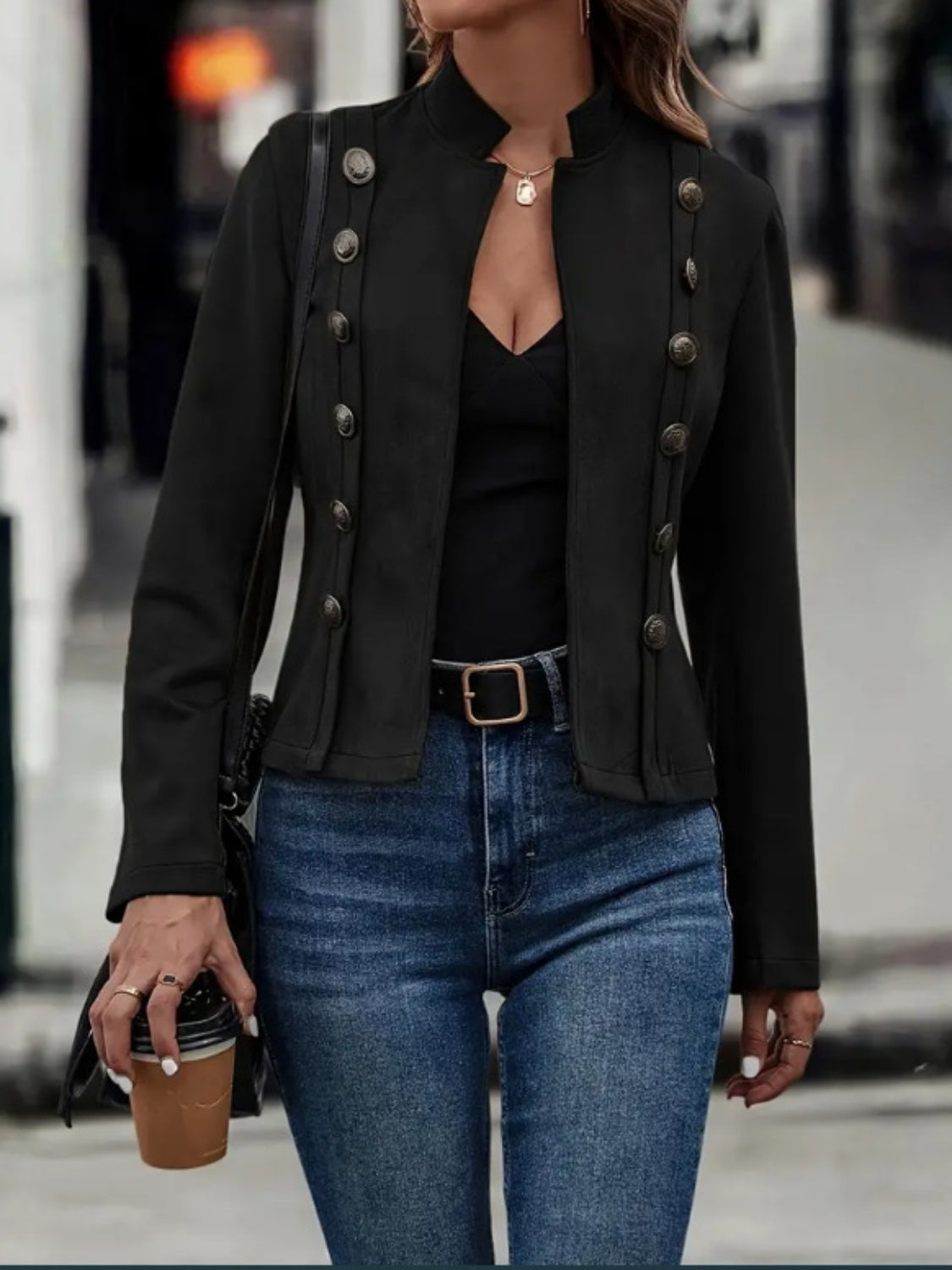 Veste à manches longues avec boutons décoratifs et ouverture sur le devant