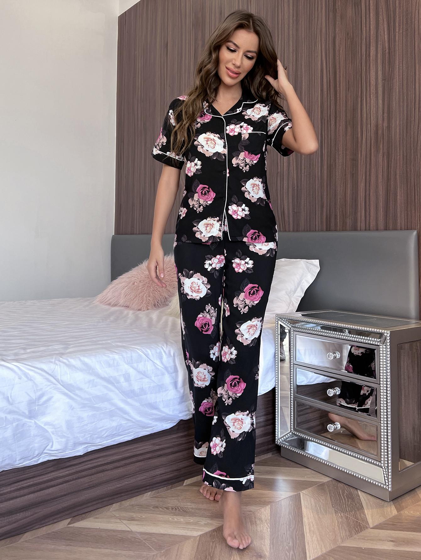 Ensemble de détente à manches courtes et pantalon à fleurs