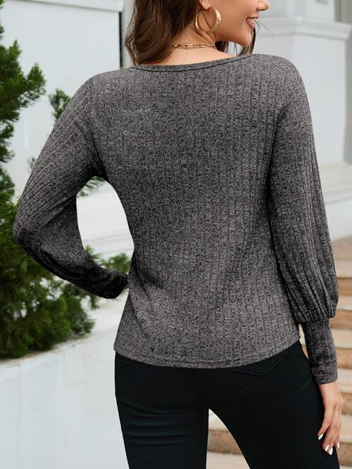 Haut en tricot côtelé à col rond et manches lanternes